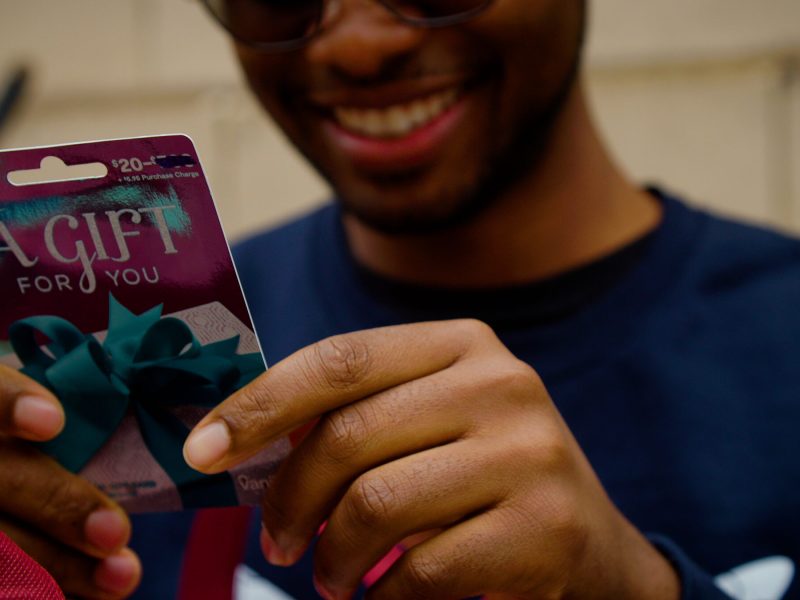 Scholar receives gift card